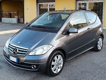 MERCEDES-BENZ A 150 BlueEFFICIENCY Coupé Elegance