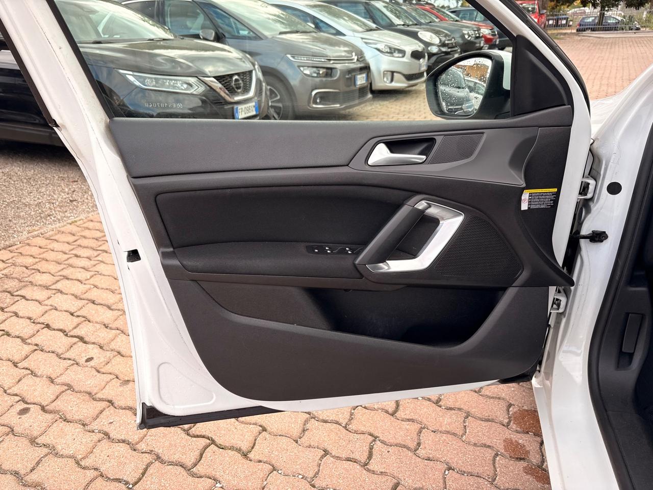 Peugeot 308 1.6 e-HDi 115 CV Stop&Start GT line