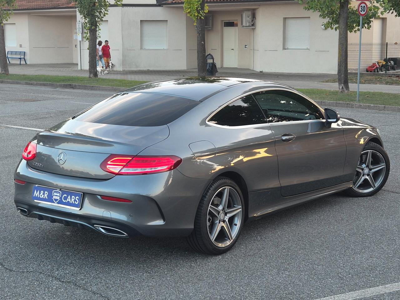 Mercedes-benz C 250d Coupe 80 mila km pak AMG