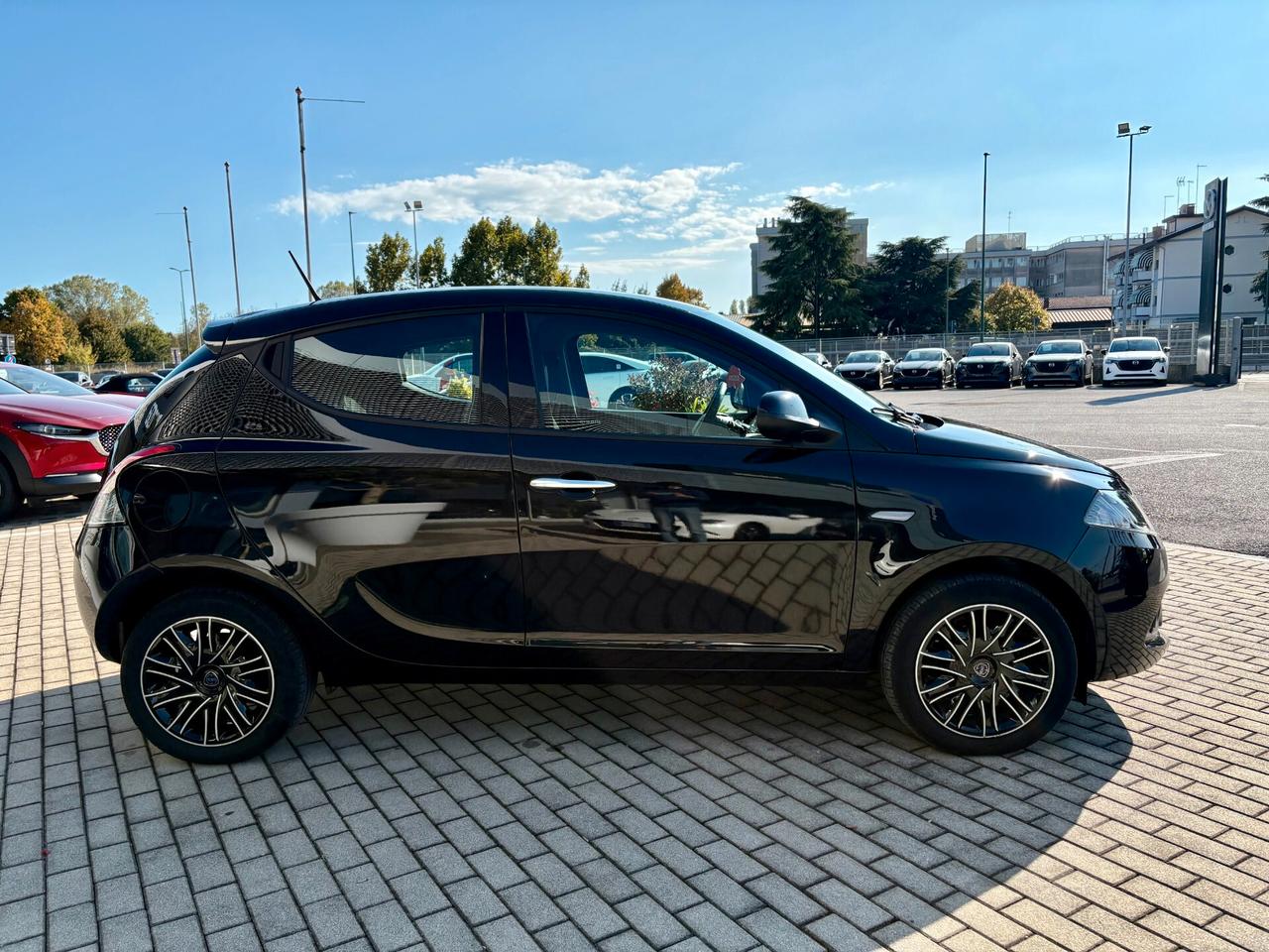 Lancia Ypsilon 1.2 69 CV 5 porte GPL Gold