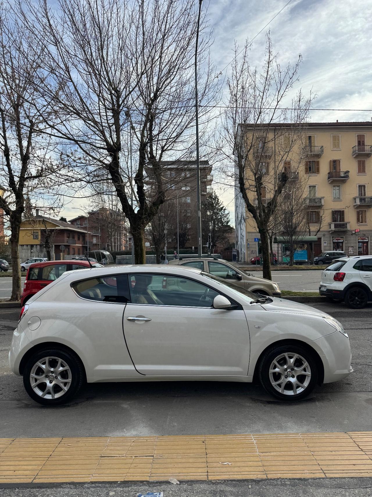 Alfa Romeo MiTo 1.4 78 CV Distinctive pelle Frau