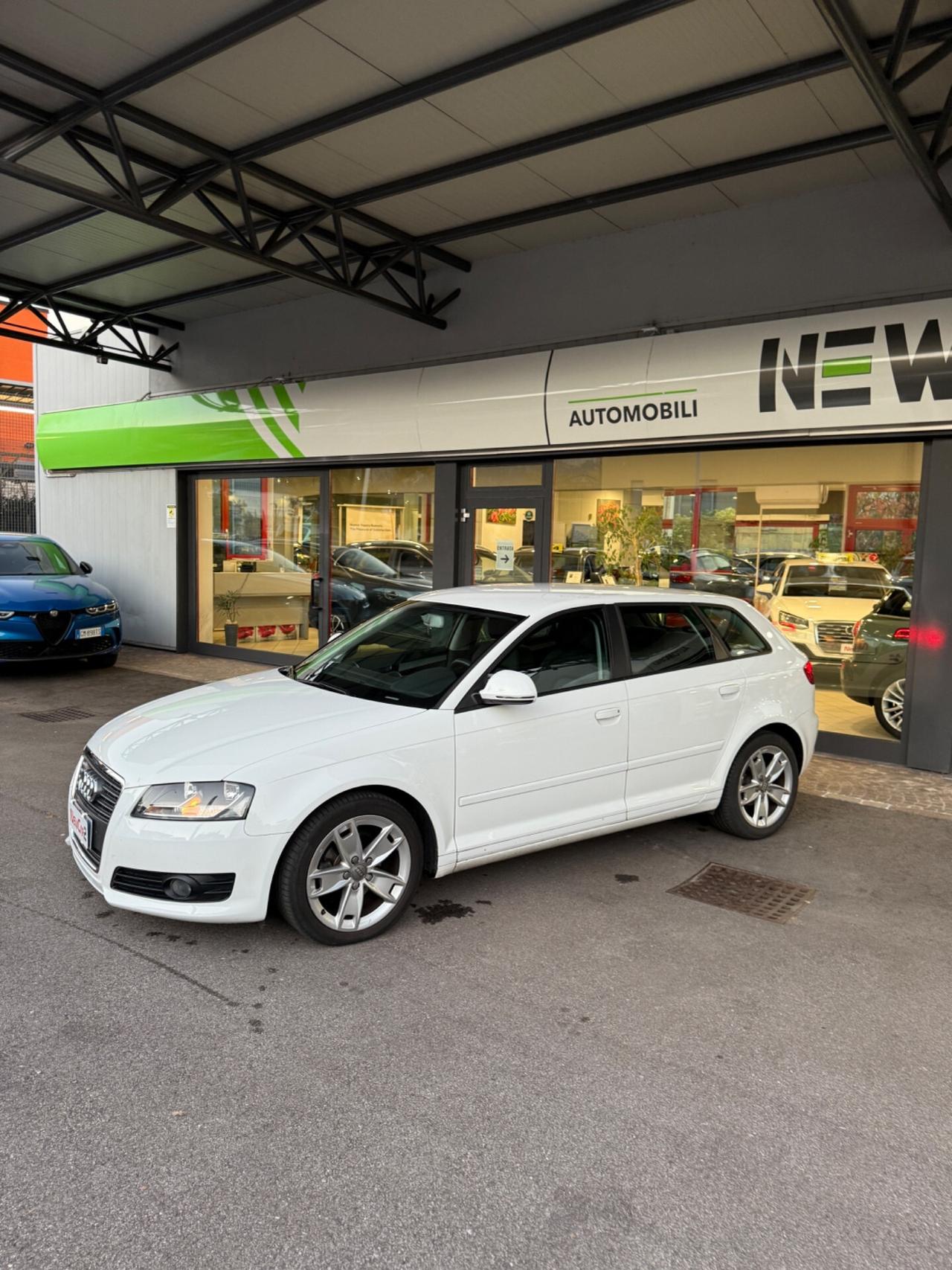 AUDI A3 SPB 1.6 TDI 105cv CR AMBIENTE