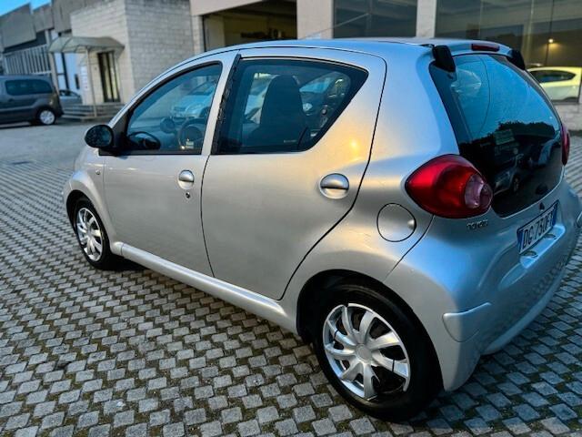 Toyota Aygo 1.0 12V VVT-i 5 porte Sol