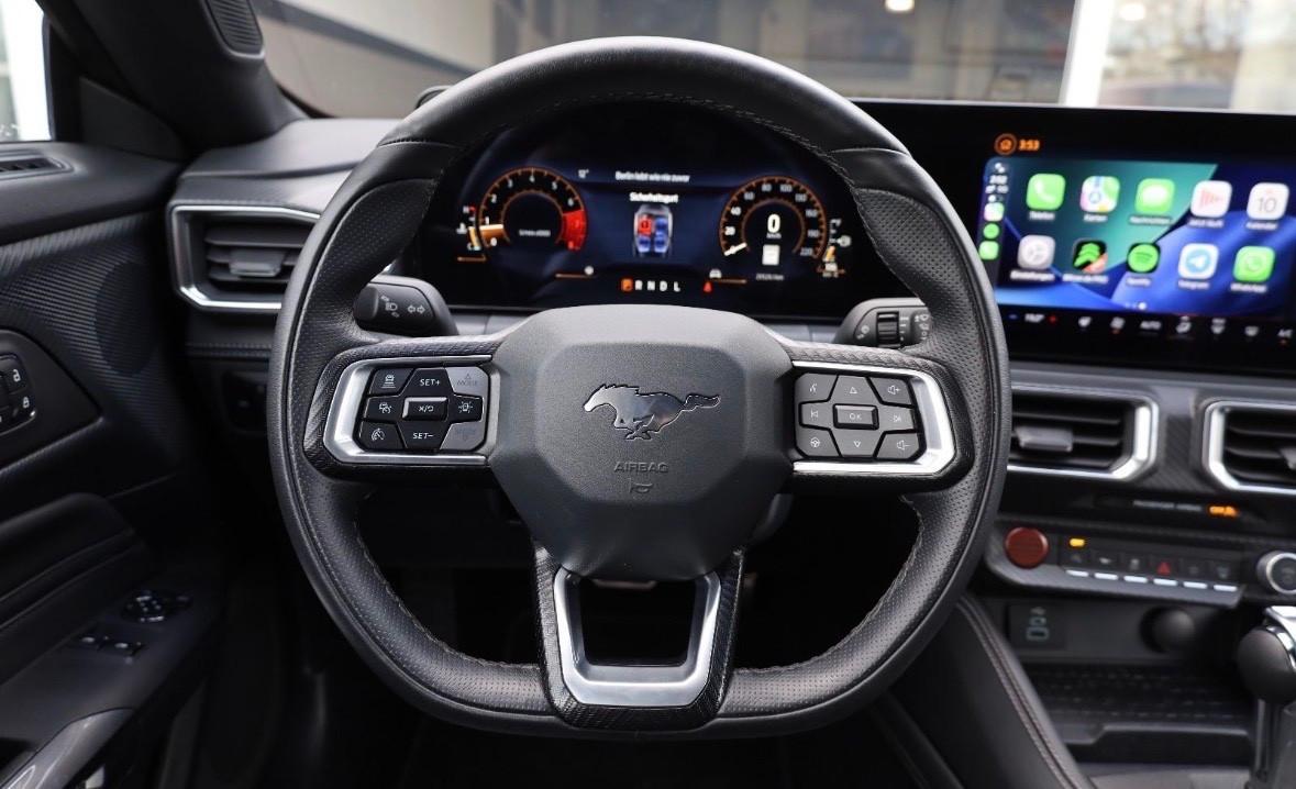 Ford Mustang 317cv 2024