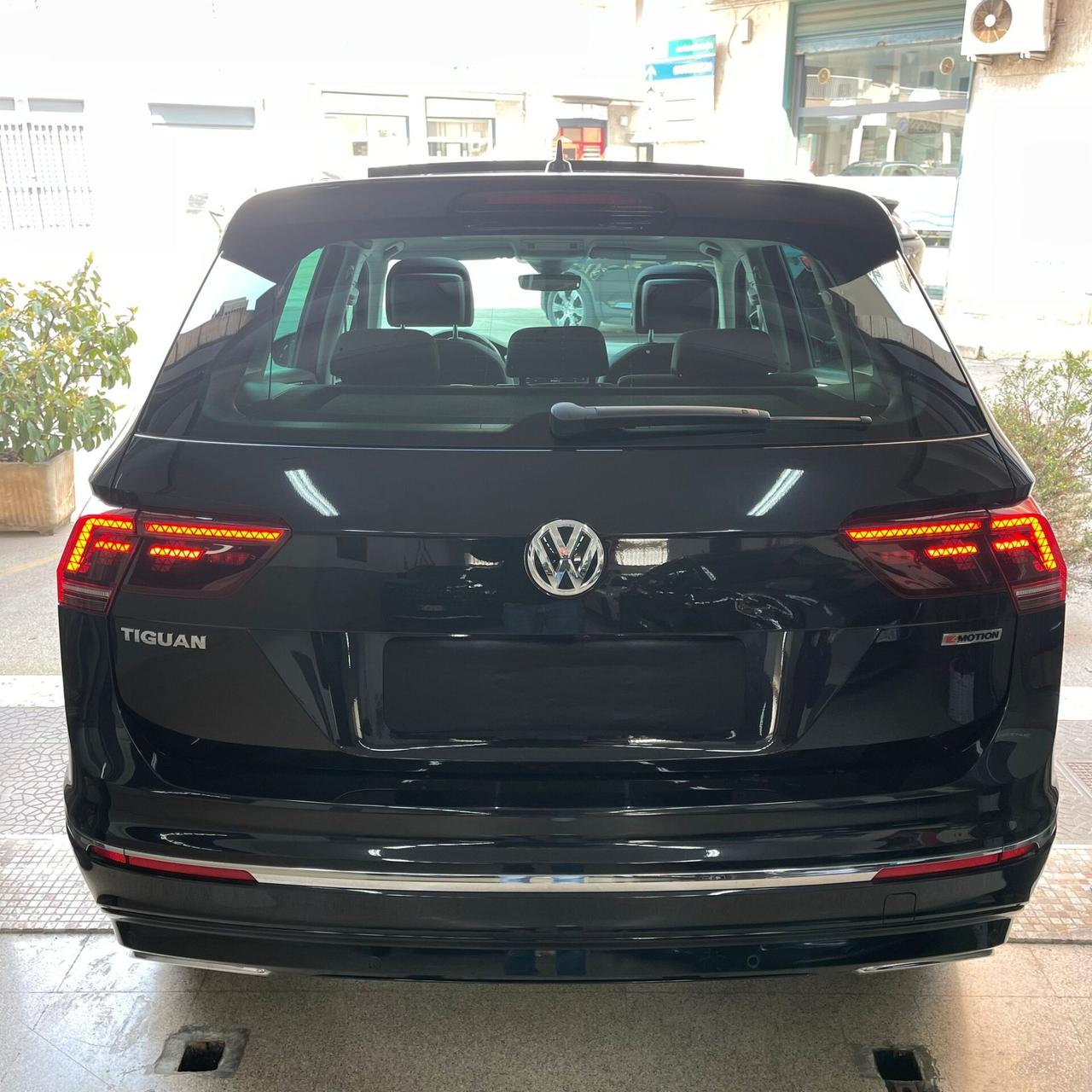 Volkswagen Tiguan 2.0 Bi-TDI 240cv DSG 4motion R-Line