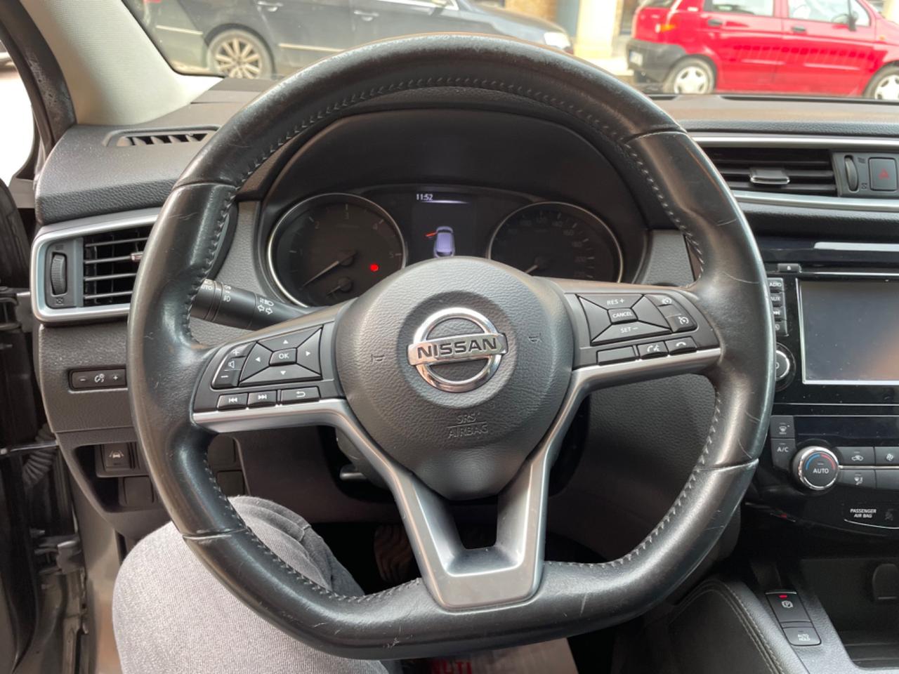 Nissan Qashqai 1.5 dCi N-Connect " TETTO NAVY LED 360"