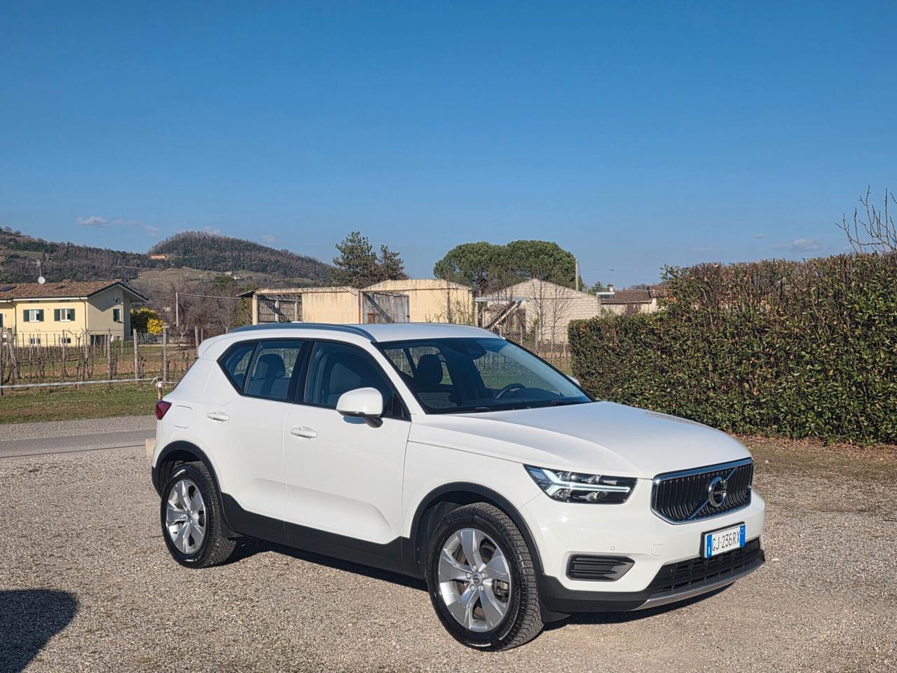 Volvo XC40 T2 Business FINANZIABILE