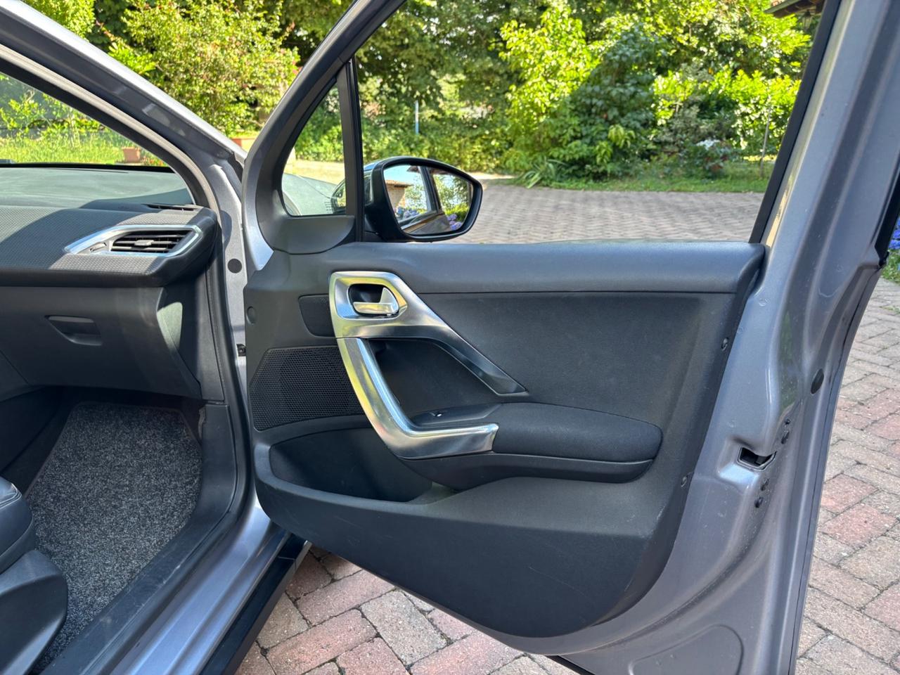 Peugeot 2008 BlueHDi 120 S&S Allure