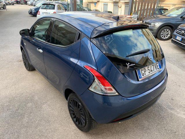 LANCIA Ypsilon 1.0 FireFly 5 porte S&S Hybrid Silver