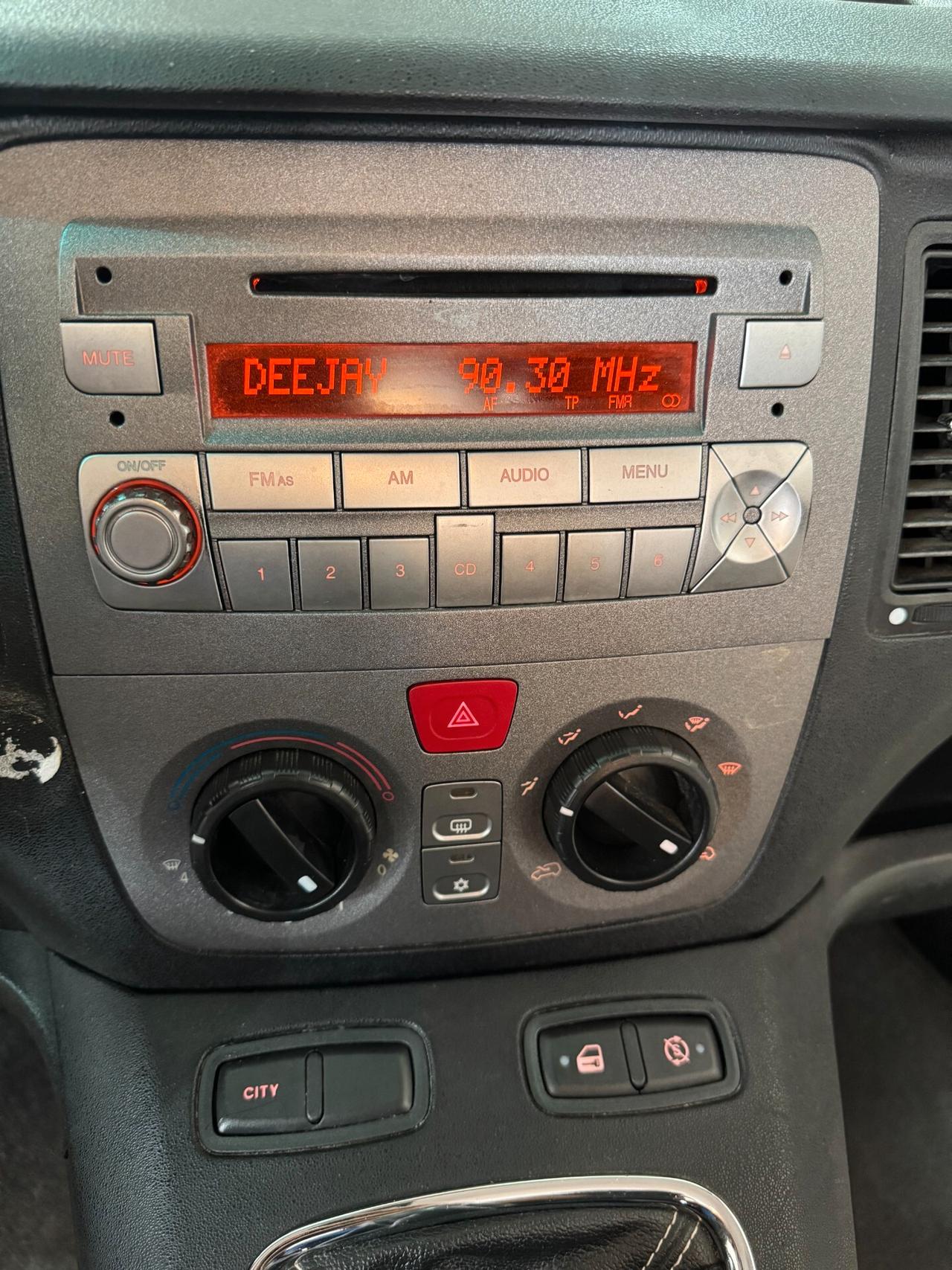 Lancia MUSA 1.3 Mjt 95 CV Gold OK NEOPATENTATI