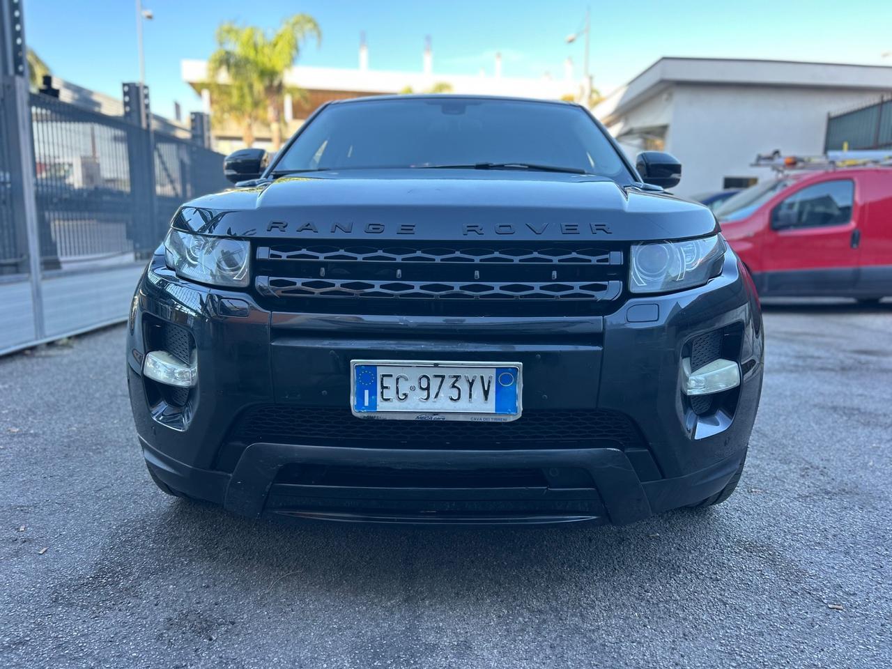 Land Rover Range Evoque 2.2 TD4 5p. Total black