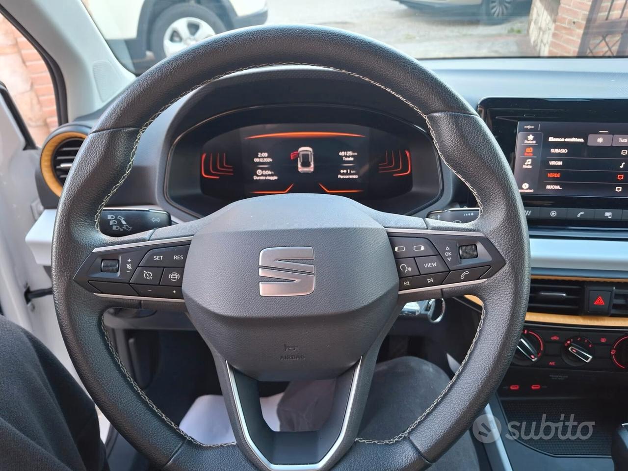 Seat Arona 1.0 TGI Style AUTOMATICA NAVI APPLE CAR PLAY CERCHI CAMERA PDC COMANDI VOLANTE LED