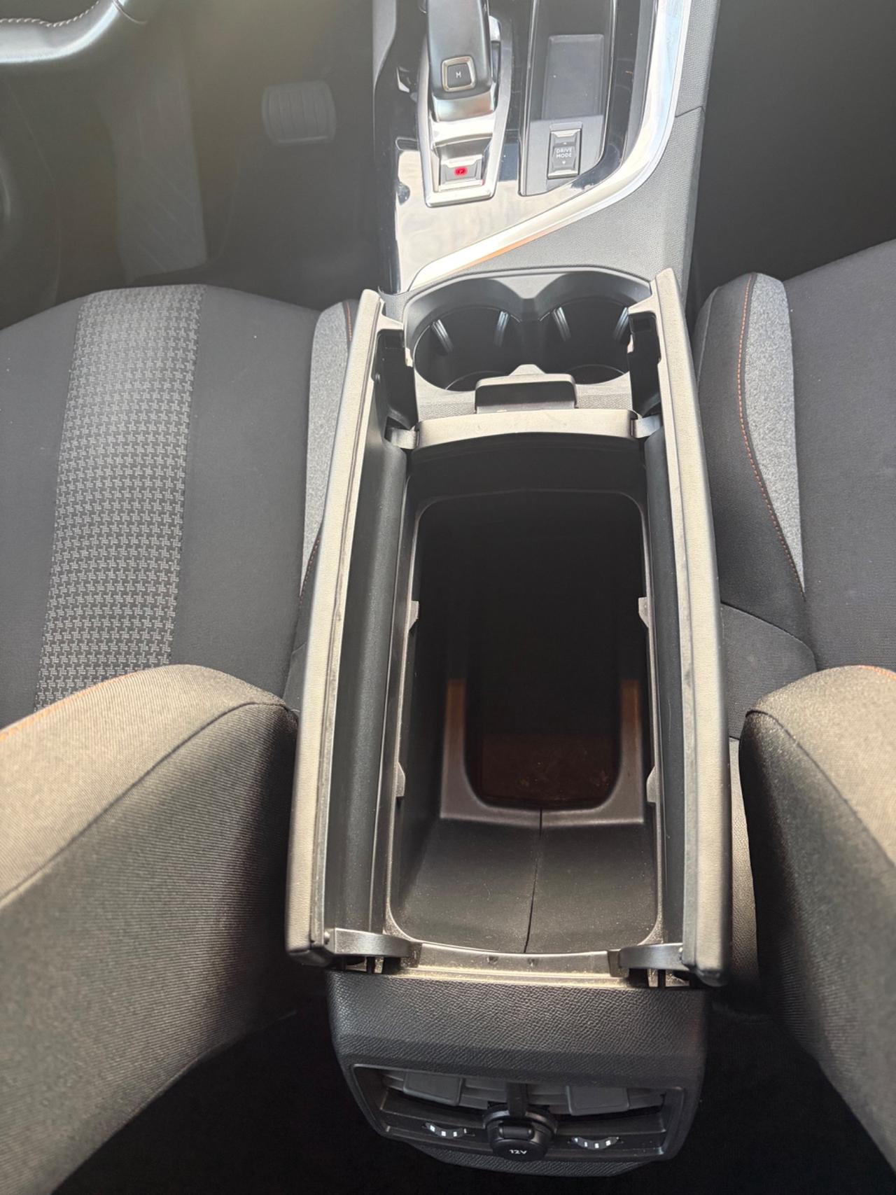 PEUGEOT 3008 BLUE HDI 2022