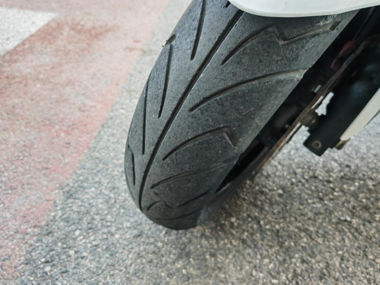 Kymco Xciting 300i KIMICO R