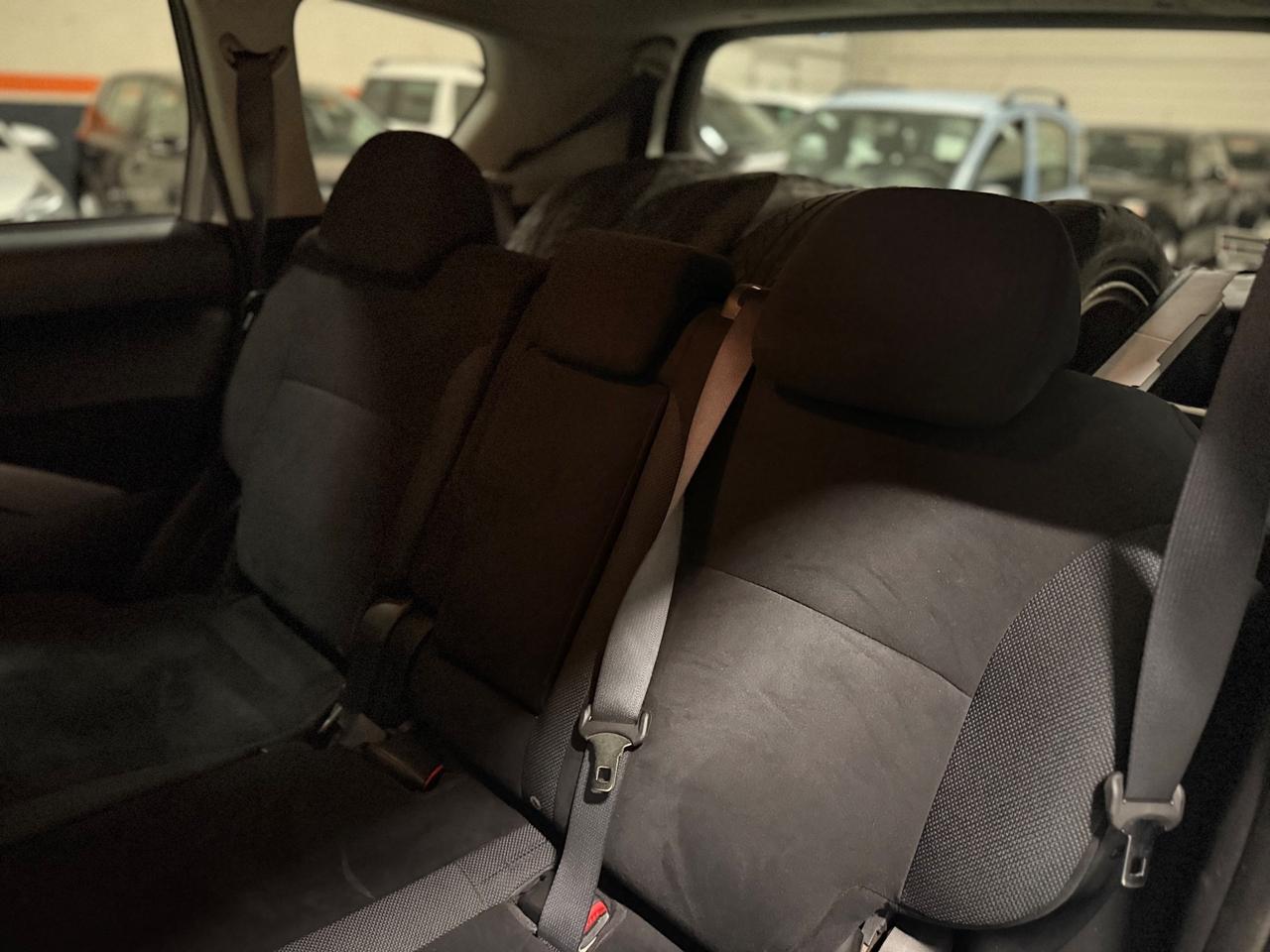 Mitsubishi Outlander 2.0 DI-D Instyle 7 POSTI 4x4