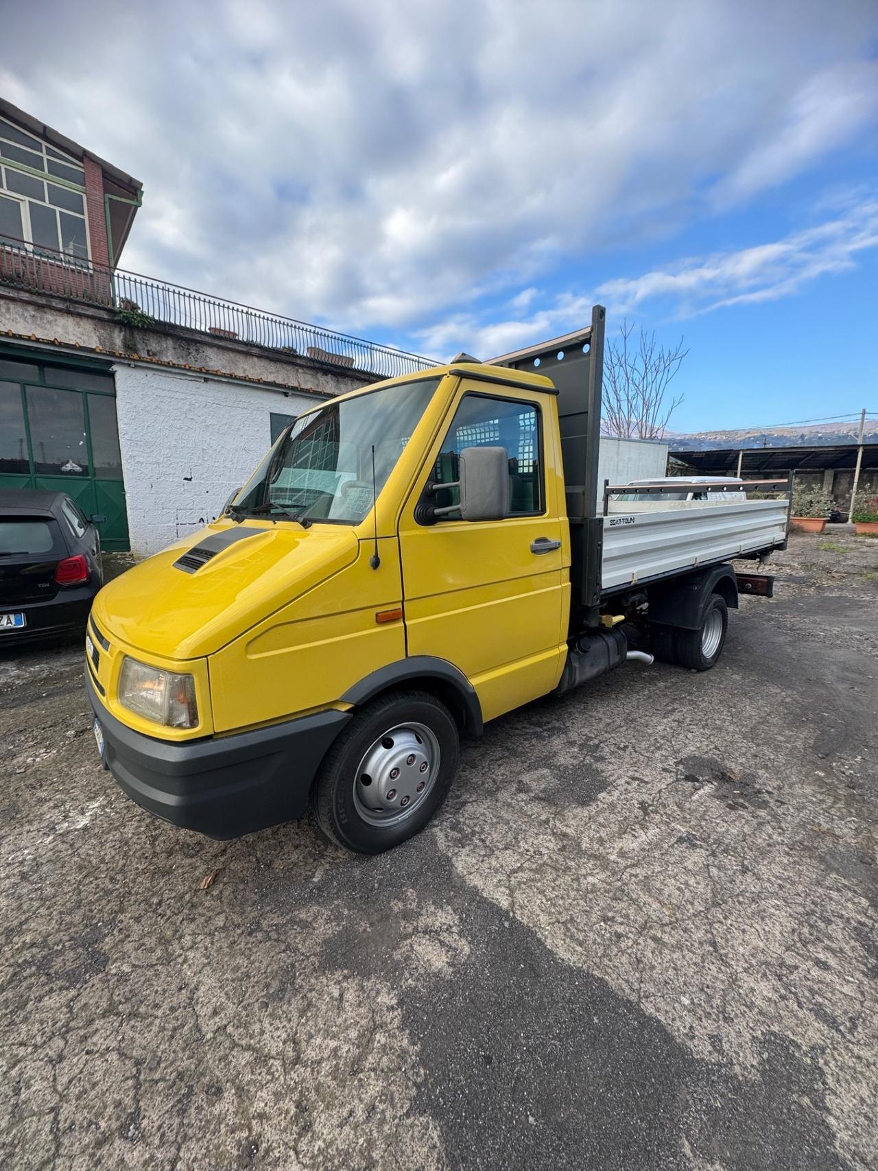 Iveco Daily 35.12 2.8 TDI ribaltabile 3 laterale