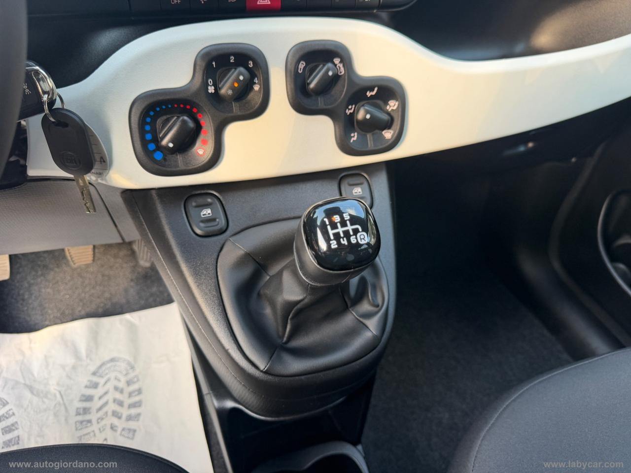 FIAT Panda 1.0 FireFly S&S Hybrid PACK CROSS