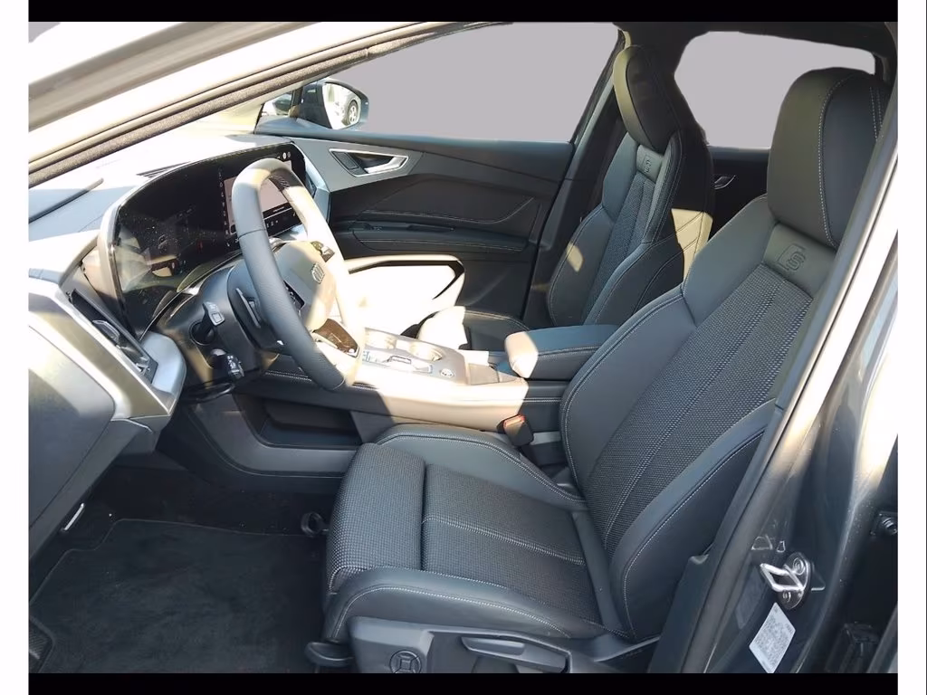 AUDI Q4 e-tron custom edition 204cv del 2026