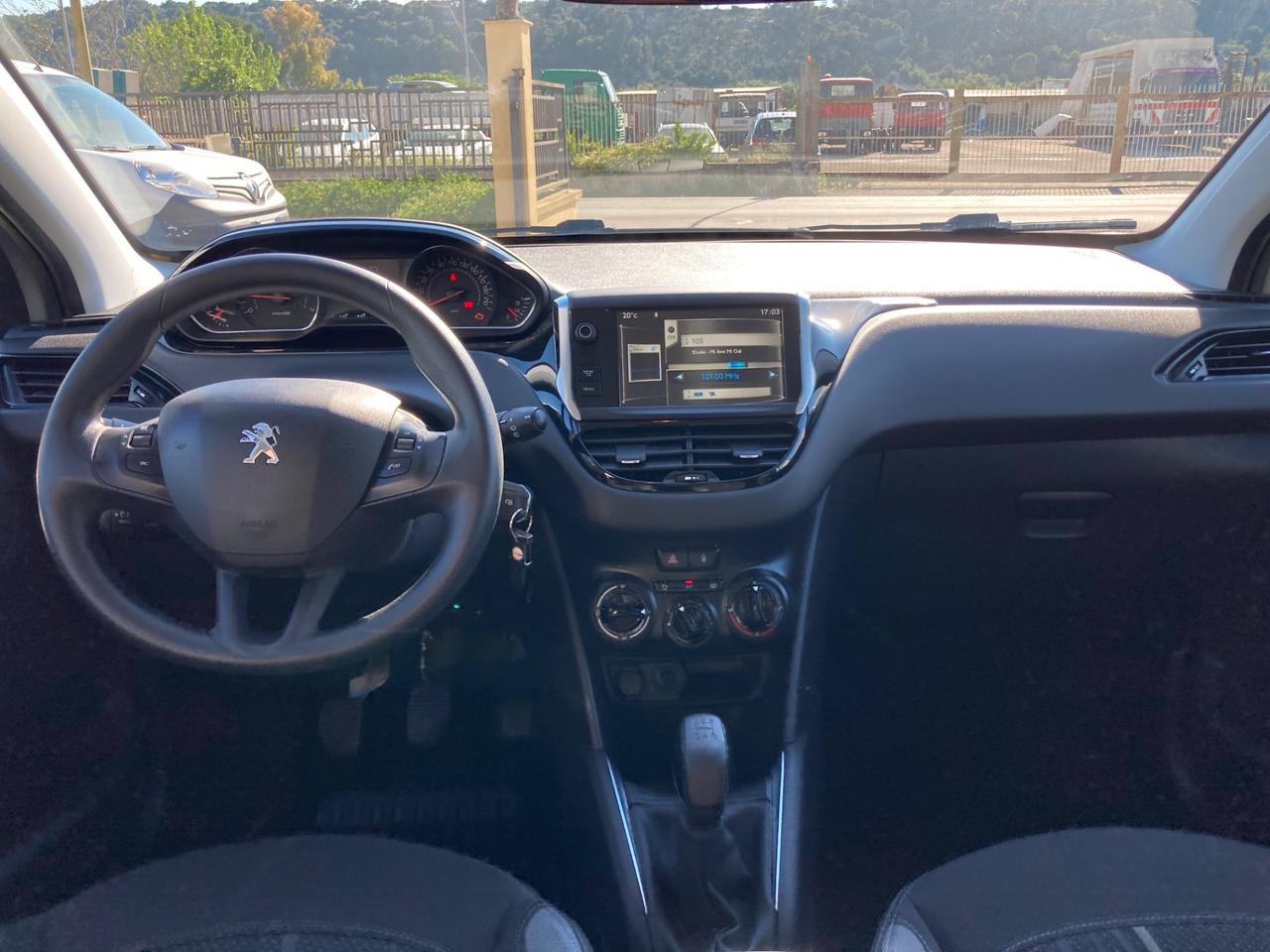 Peugeot 208 1.2 VTi 82 CV 5 porte Km 79000 NEOPATENTATI