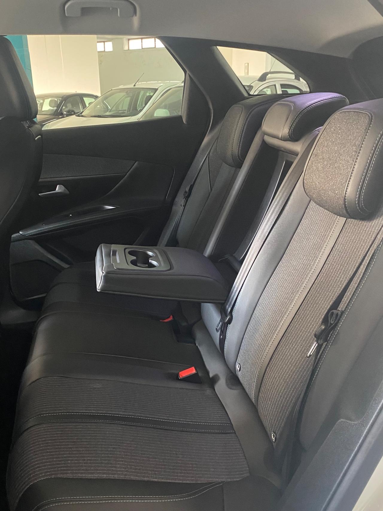 Peugeot 3008 ALLURE park