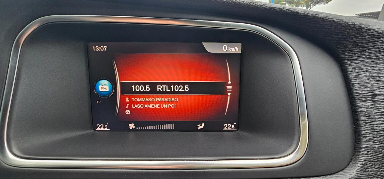 Volvo V40 Cross Country Solo 30.000 km