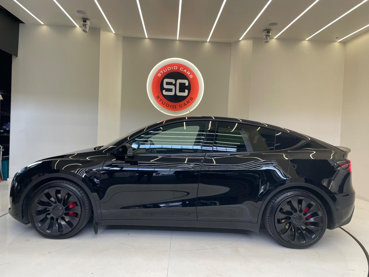 Tesla Model Y AWD Performance