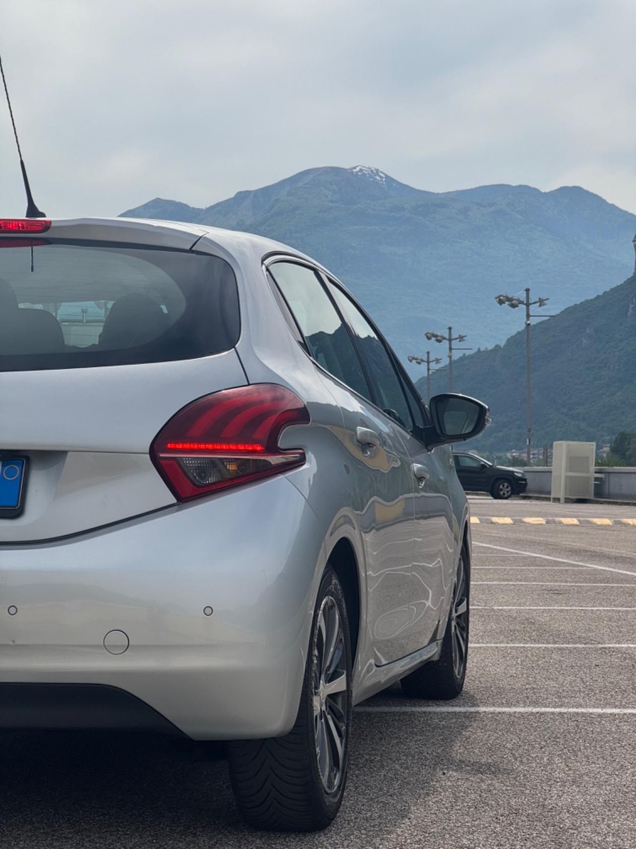 Peugeot 208 BlueHDi 5p Allure Neopatentati 2017