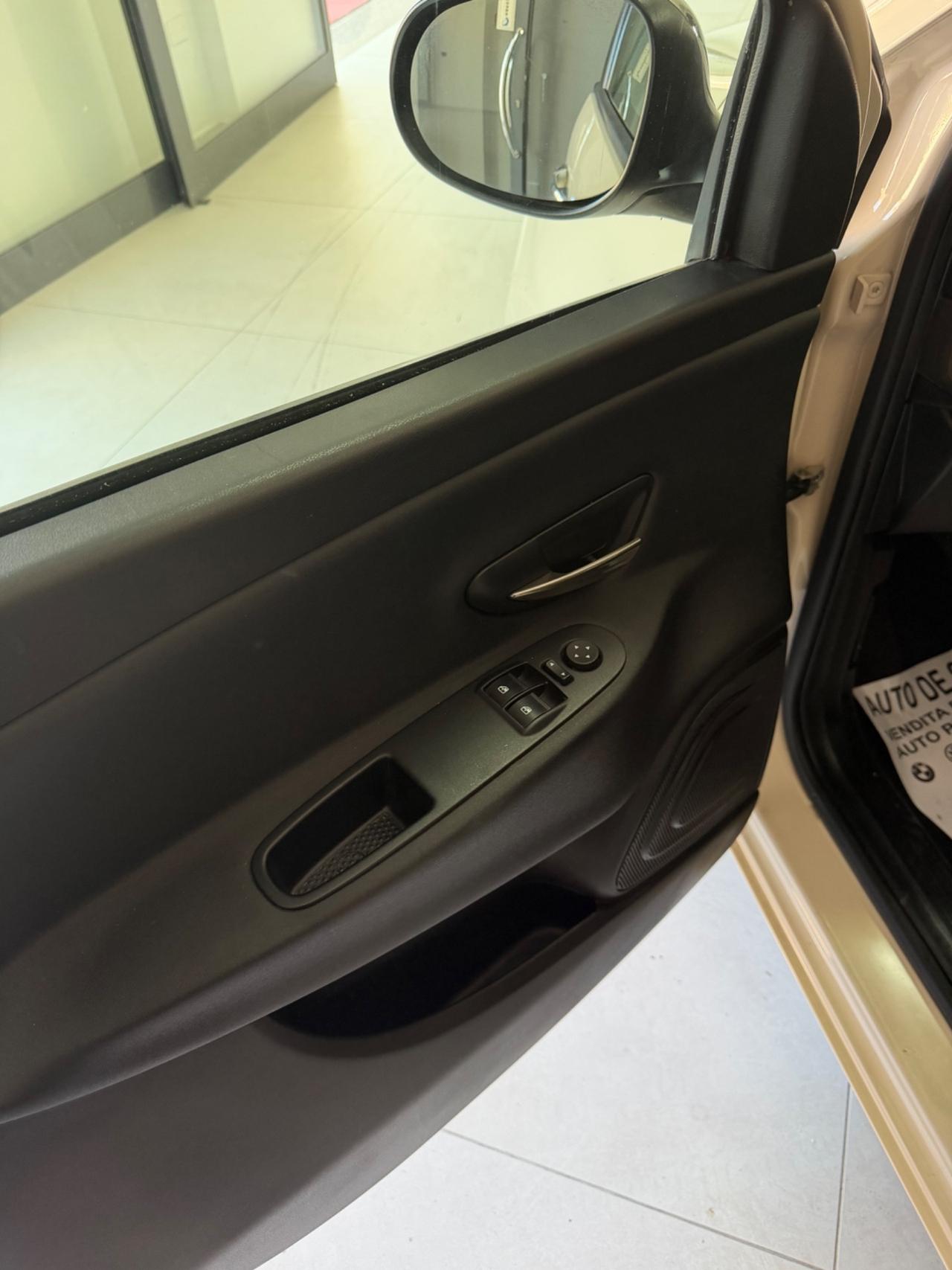 Lancia Ypsilon 1.2 GPL