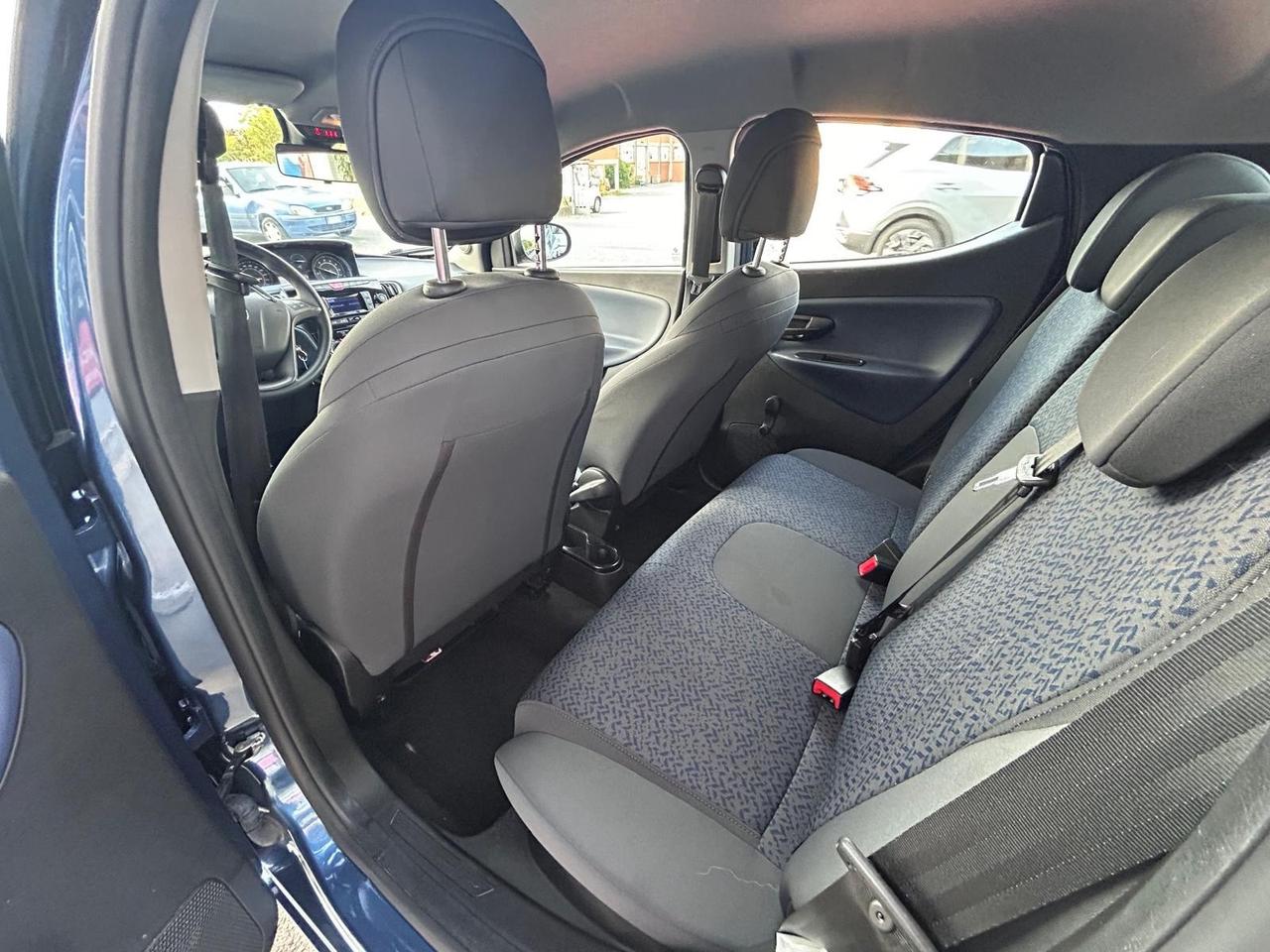 Lancia Ypsilon 1.0 FireFly 5 porte S&S Hybrid Gold