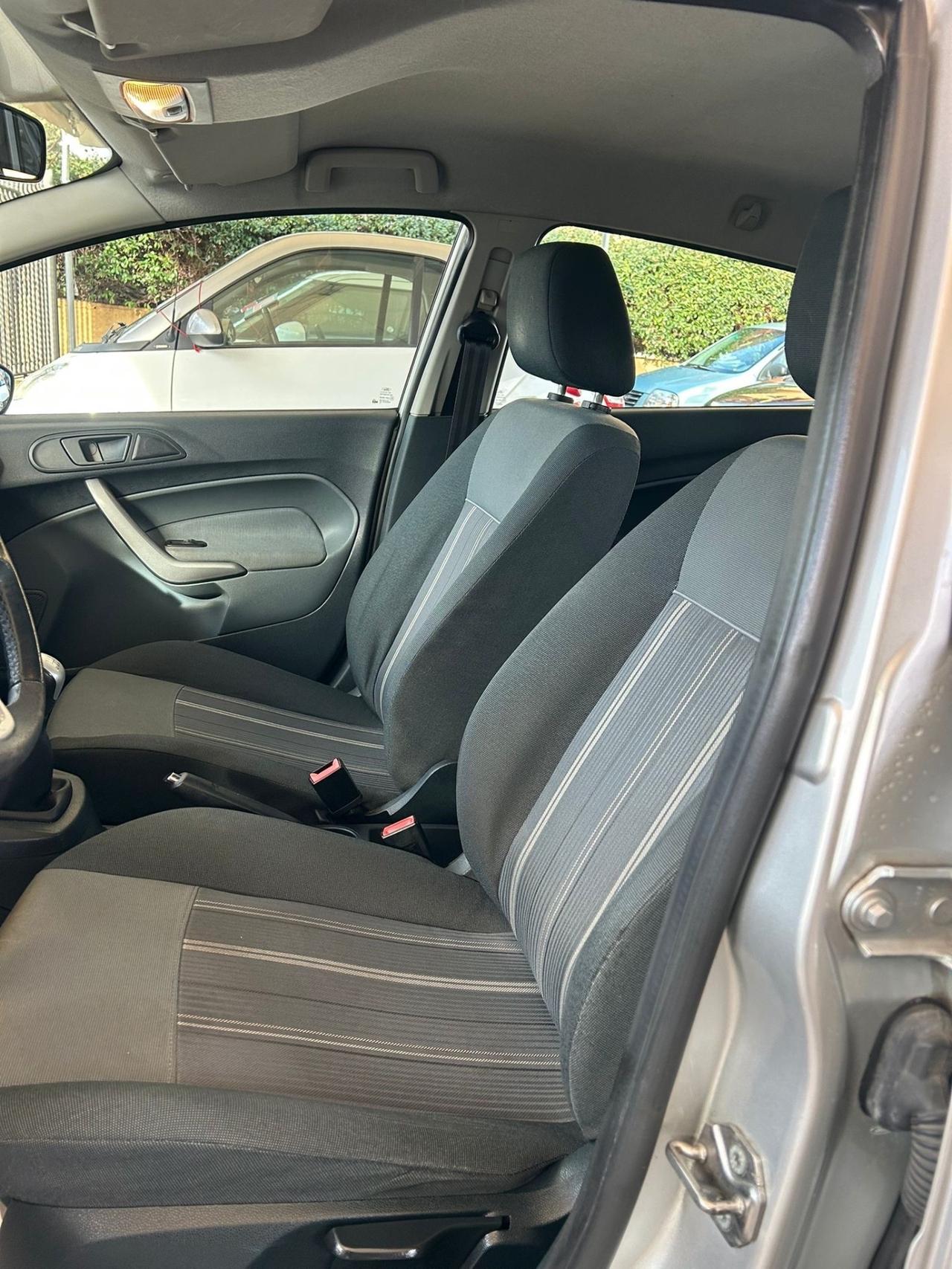 Ford Fiesta 1.4 TDCi 68CV 5 porte Titanium