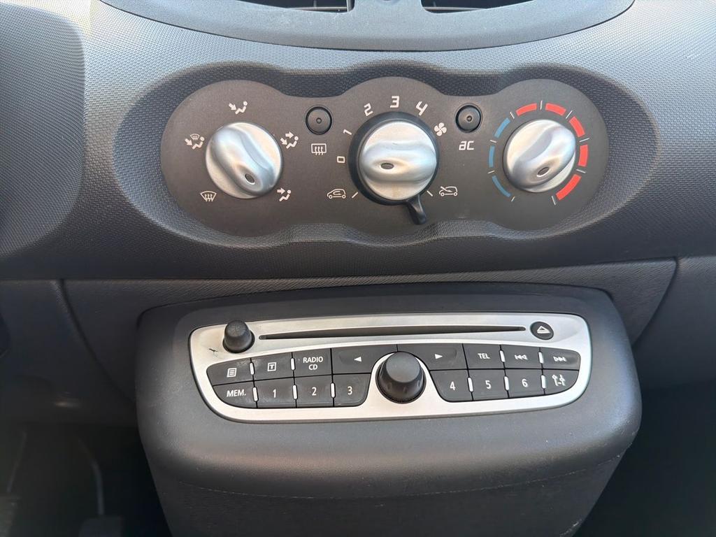 Renault Twingo 1.2 Live 75cv