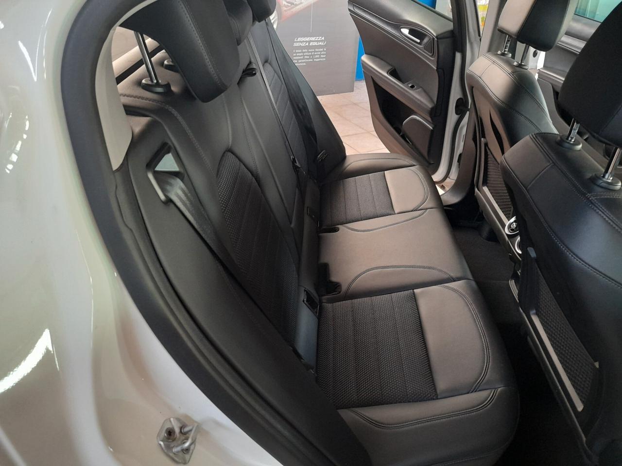 Alfa Romeo Stelvio 2.2 Turbodiesel 180 CV AT8 Q4 Executive