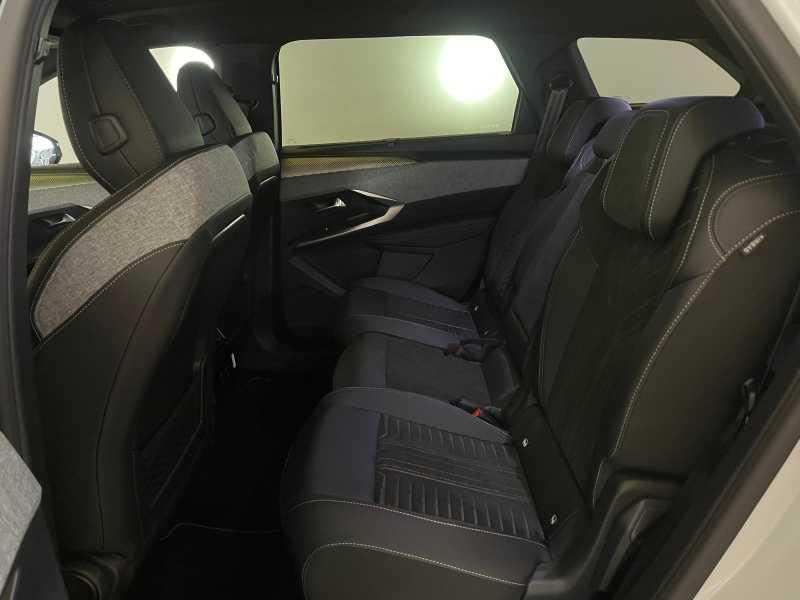 PEUGEOT Nuovo 5008 Hybrid 136 e-DCS6 GT