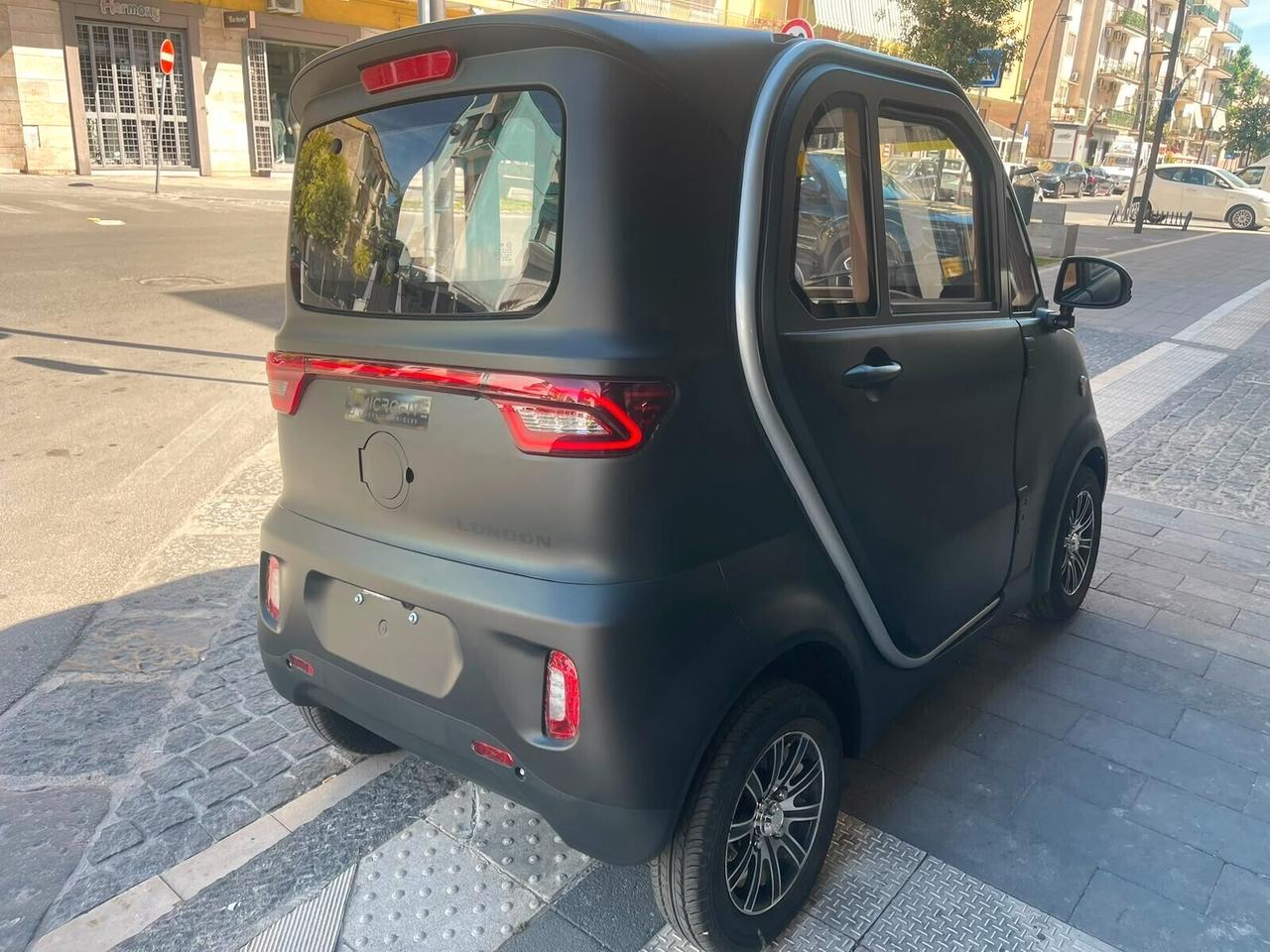 Minicar Elettrica Microfive London Pronta consegna