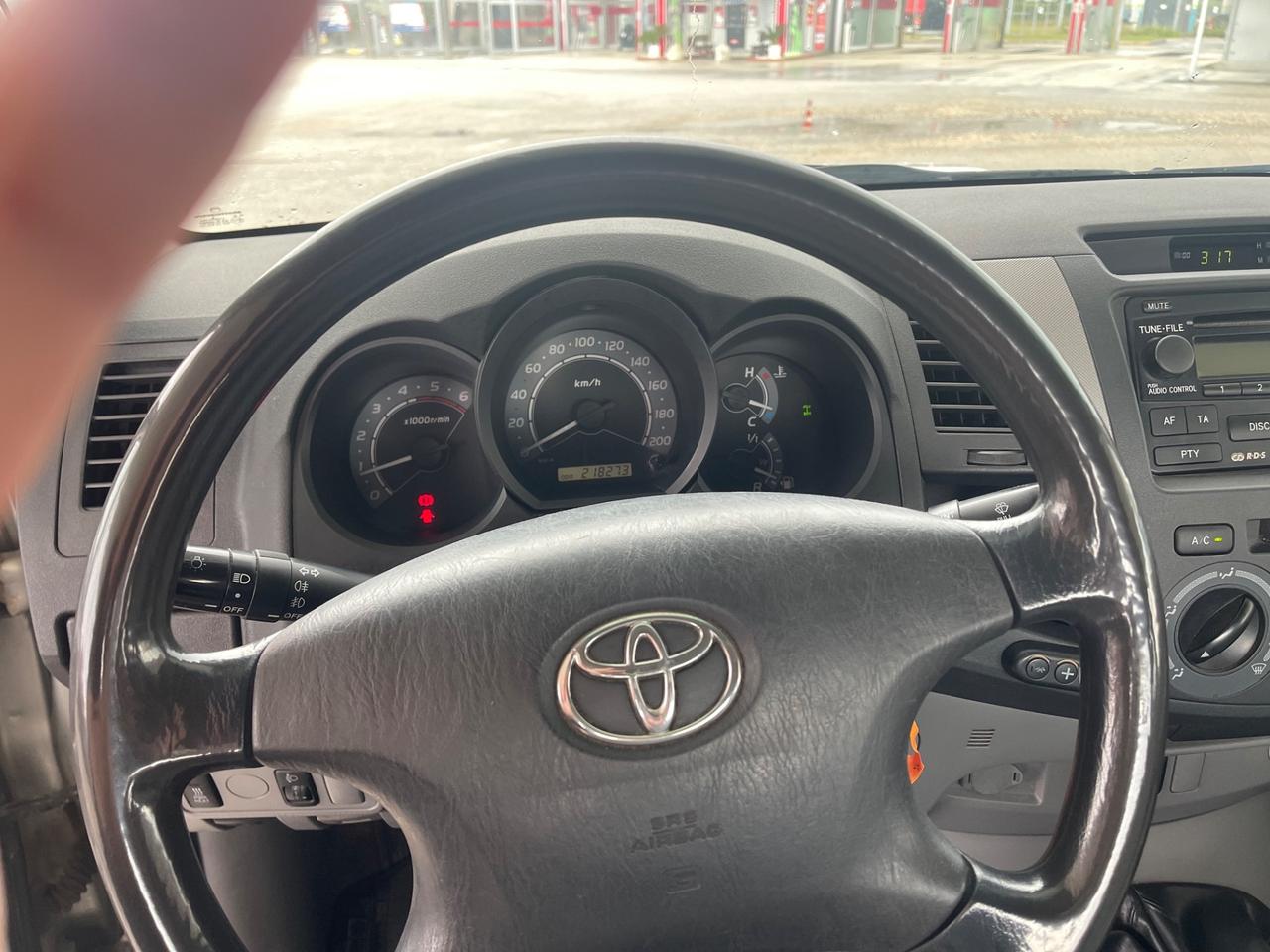 Toyota Hilux 2.5 D-4D 4WD 2p. Extra Cab SR 4x4
