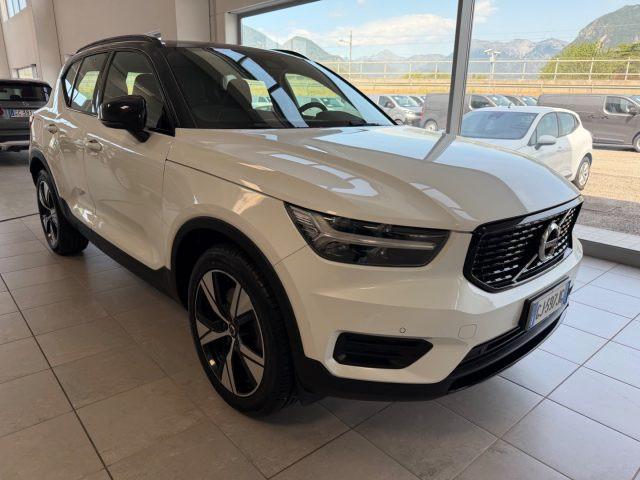 VOLVO XC40 T5 Recharge Plug-in Hybrid R-design