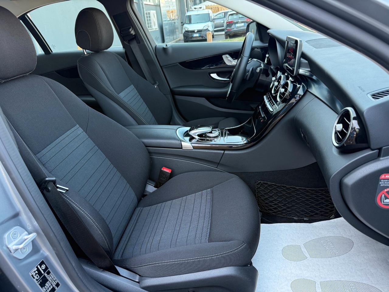 Mercedes-benz C 200 Sport 26000KM!!!