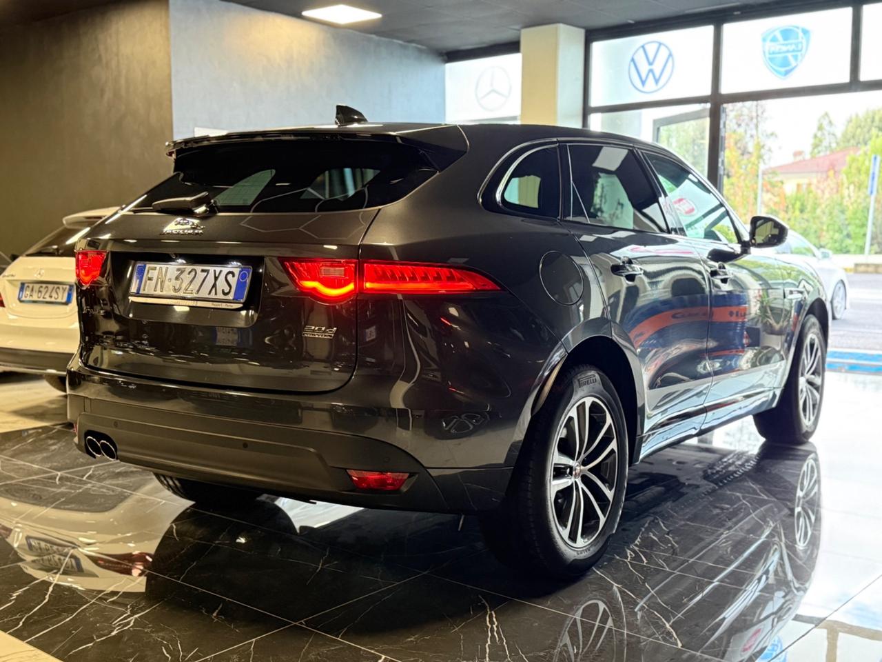Jaguar F-Pace 2.0 D 180 CV aut. Portfolio