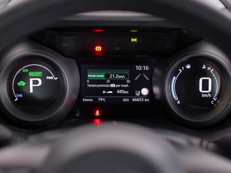 Toyota Yaris Hybrid Trend MY22