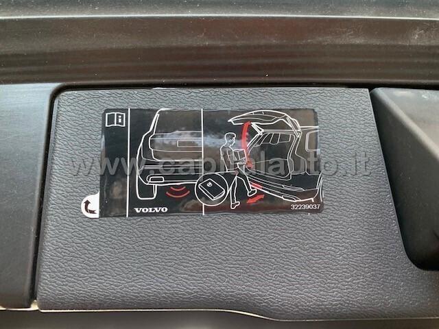 Volvo XC60 20 B5 Hybrid AWD Geartronic NETTO 9800
