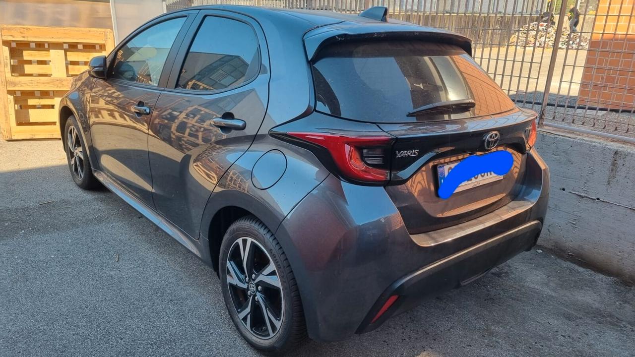 Toyota Yaris 1.5 Hybrid 5 porte Trend INCIDENTATA