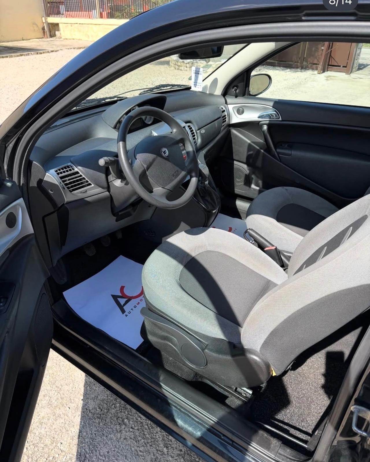 Lancia Ypsilon 1.2 Oro Bianco