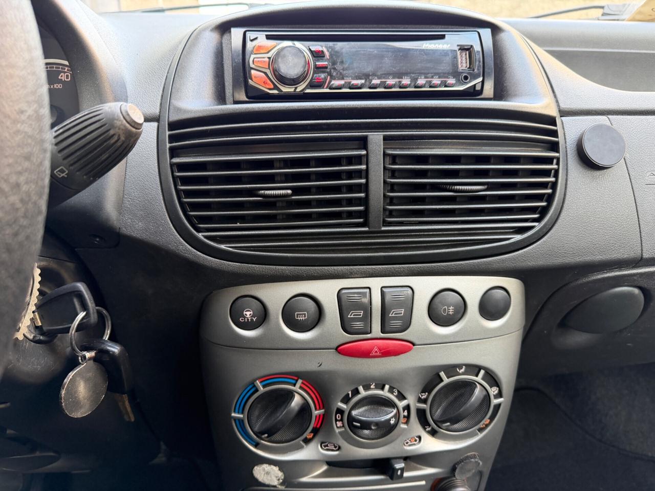 FIAT PUNTO 1.2 BENZINA EURO4 CLIMA FUNZIONATE