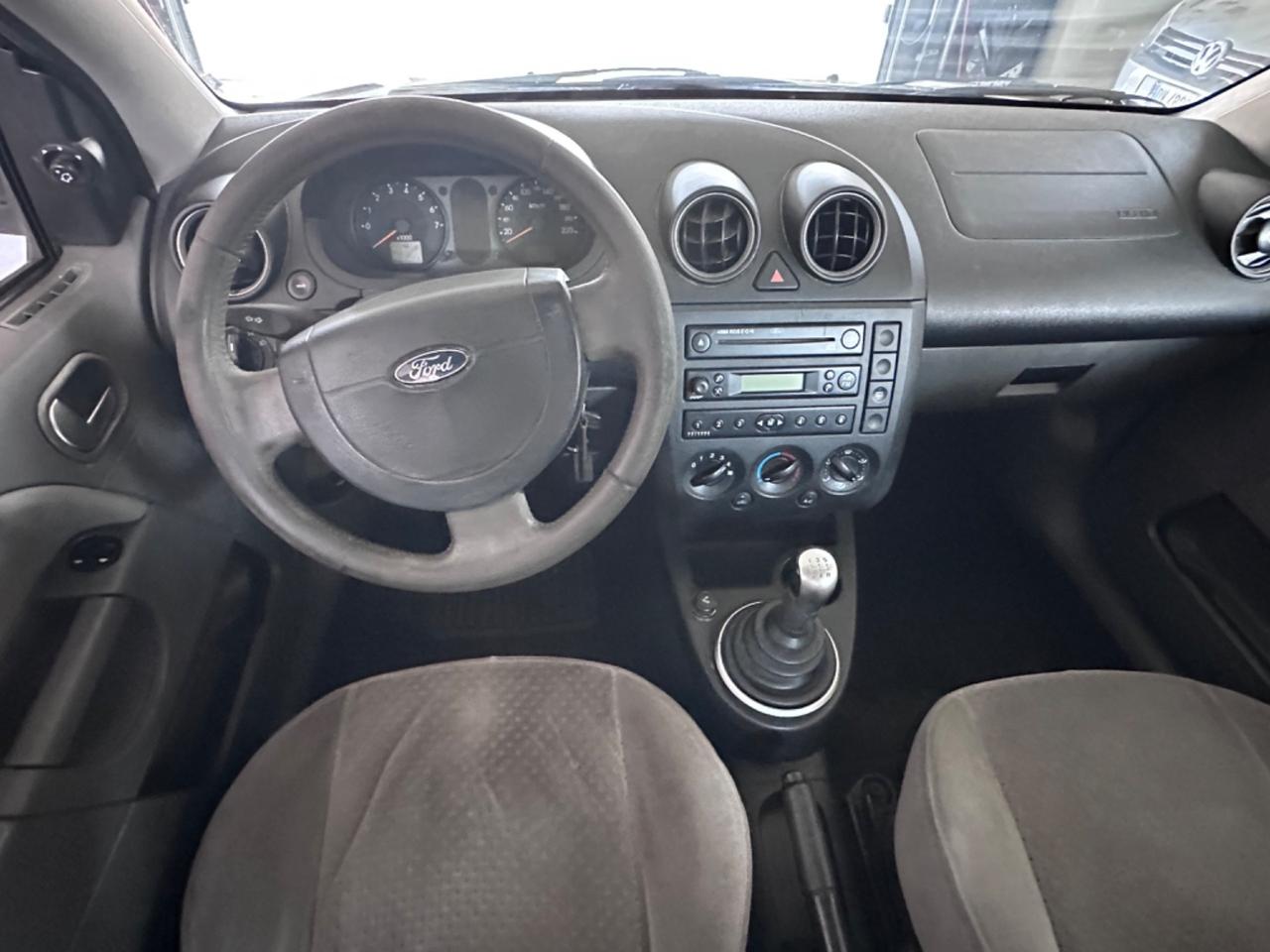 Ford Fiesta 1.4 16V 5p. Ghia