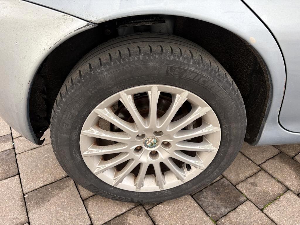 Alfa Romeo 147 1.9 JTD (115 CV) cat 5p. Distinctive