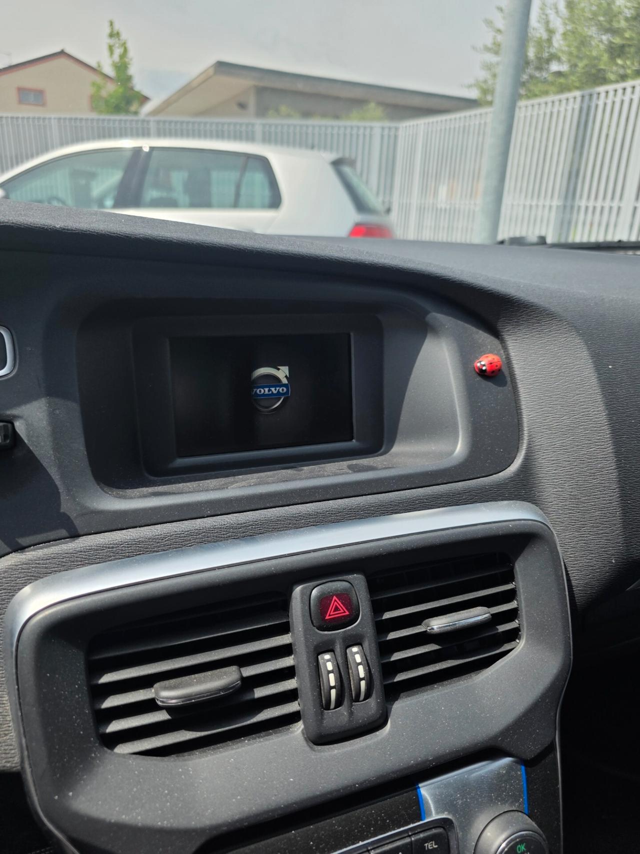 Volvo V40 D2 1.6 R-design Kinetic