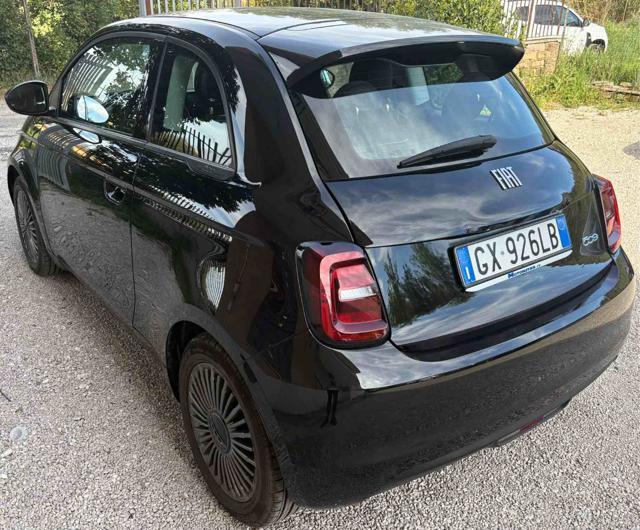 FIAT 500e Berlina 42 kWh