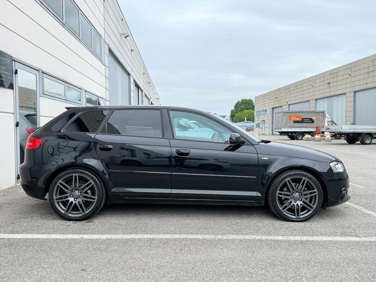 Audi A3 SPB 2.0 TDI 170 CV S-LINE Black edition