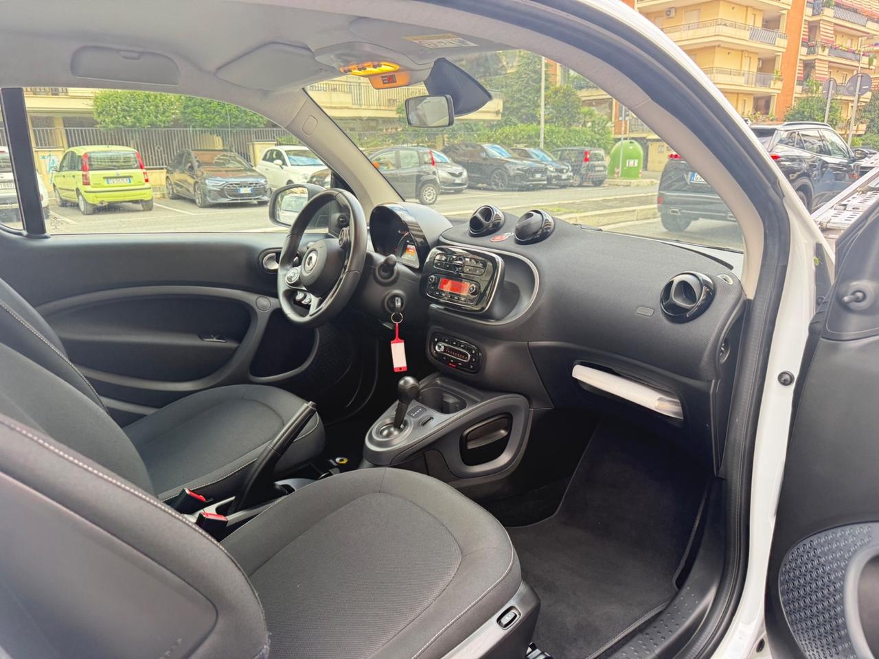 Smart ForTwo 70 1.0 twinamic Passion LED PDC BLUETOOTH CERCHI IN LEGA 15 SEDILI RISCALDATI