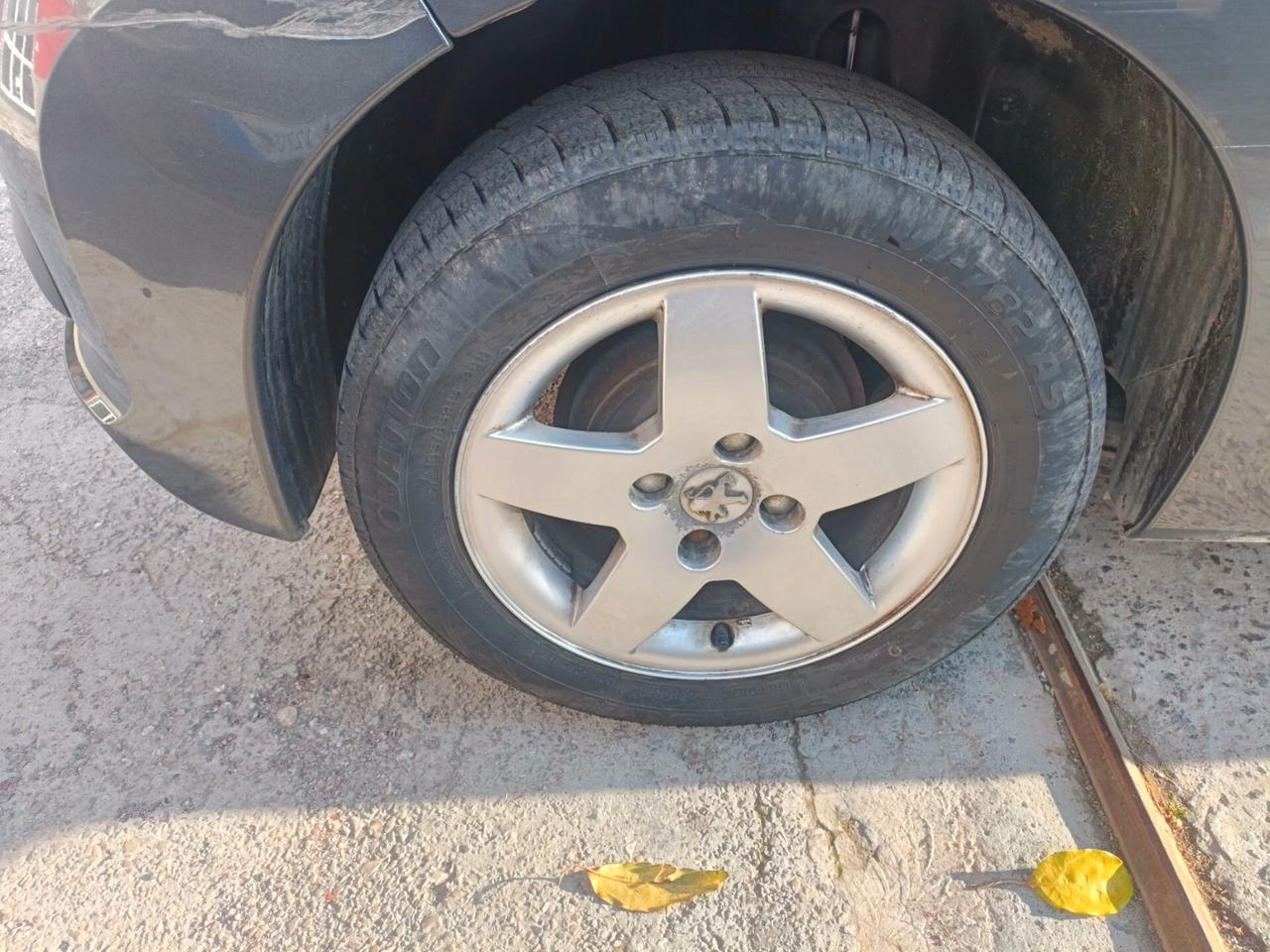 Peugeot 207 1.4 HDi 70CV 5p. X Line OK NEOPATENTATI